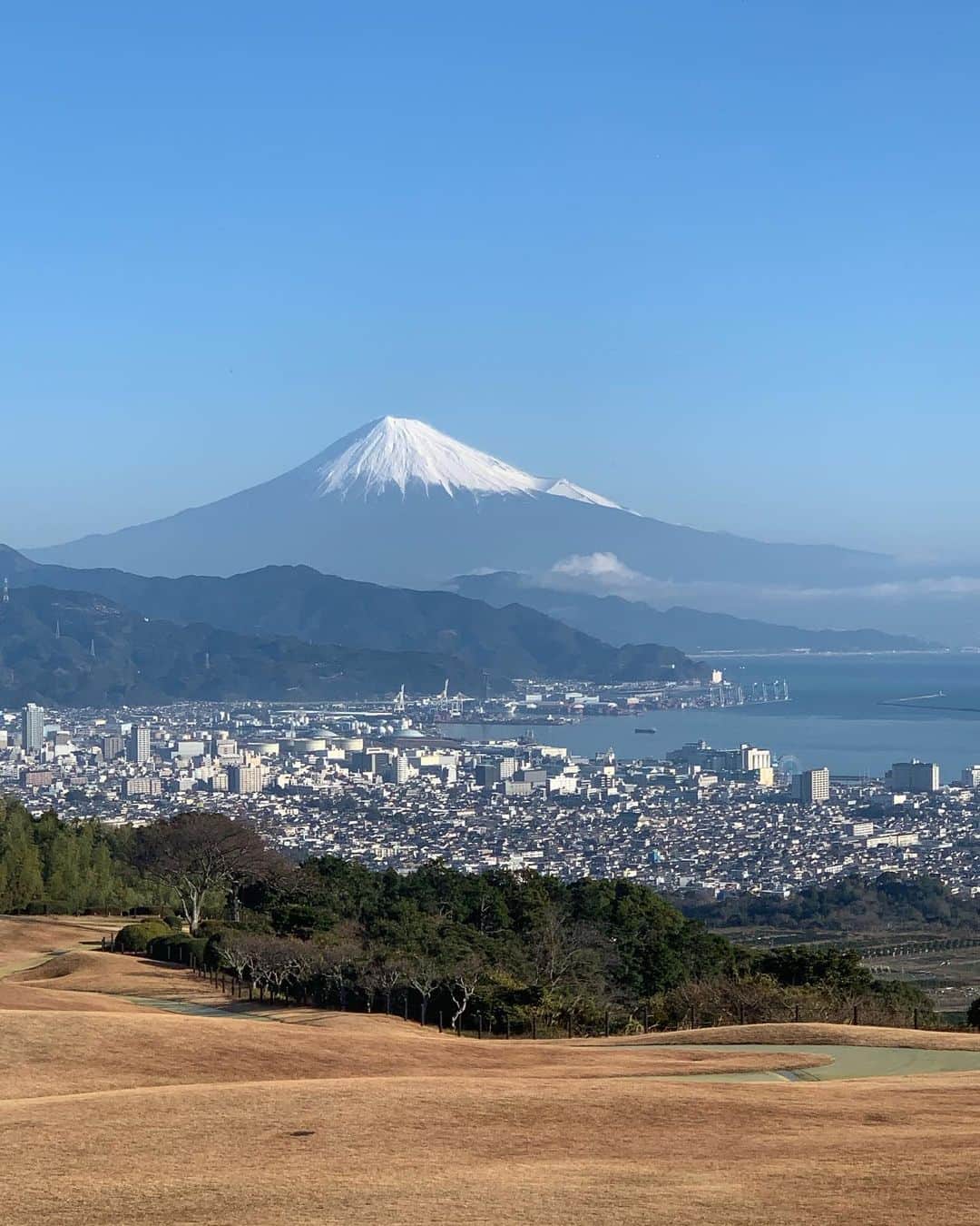 北川航也のインスタグラム：「🗻👏👏 Good location.Welcome to Shizuoka 🇯🇵 ©︎iPhone XS . #myfavorite #mtfuji #shizuoka  #beutiful #place #nippondairahotel」