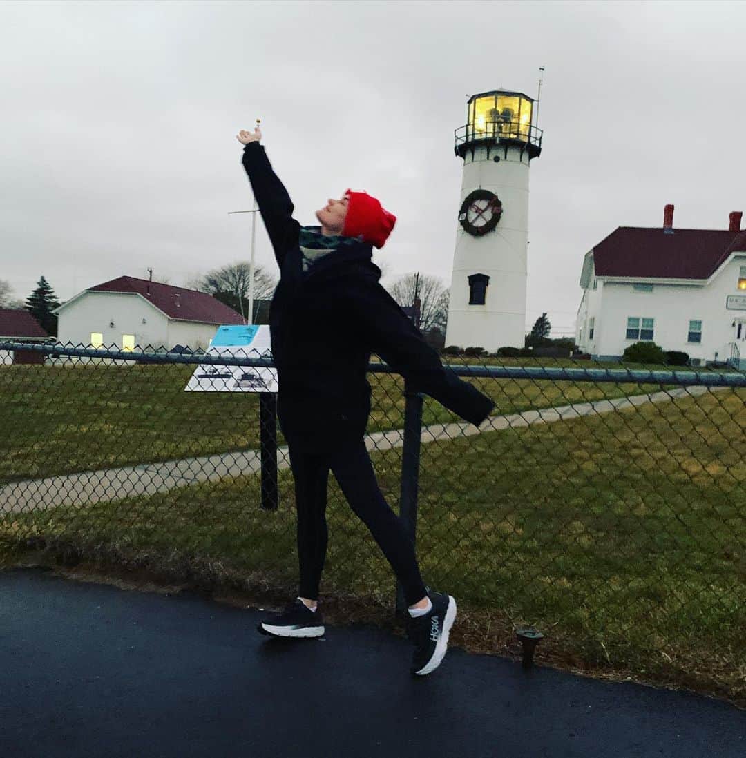 ジェイミー・アレクサンダーさんのインスタグラム写真 - (ジェイミー・アレクサンダーInstagram)「One of my most favorite things in the world is a lighthouse. 📸: @michellemccrmck  #capecod 🌊」12月31日 12時05分 - jaimiealexander