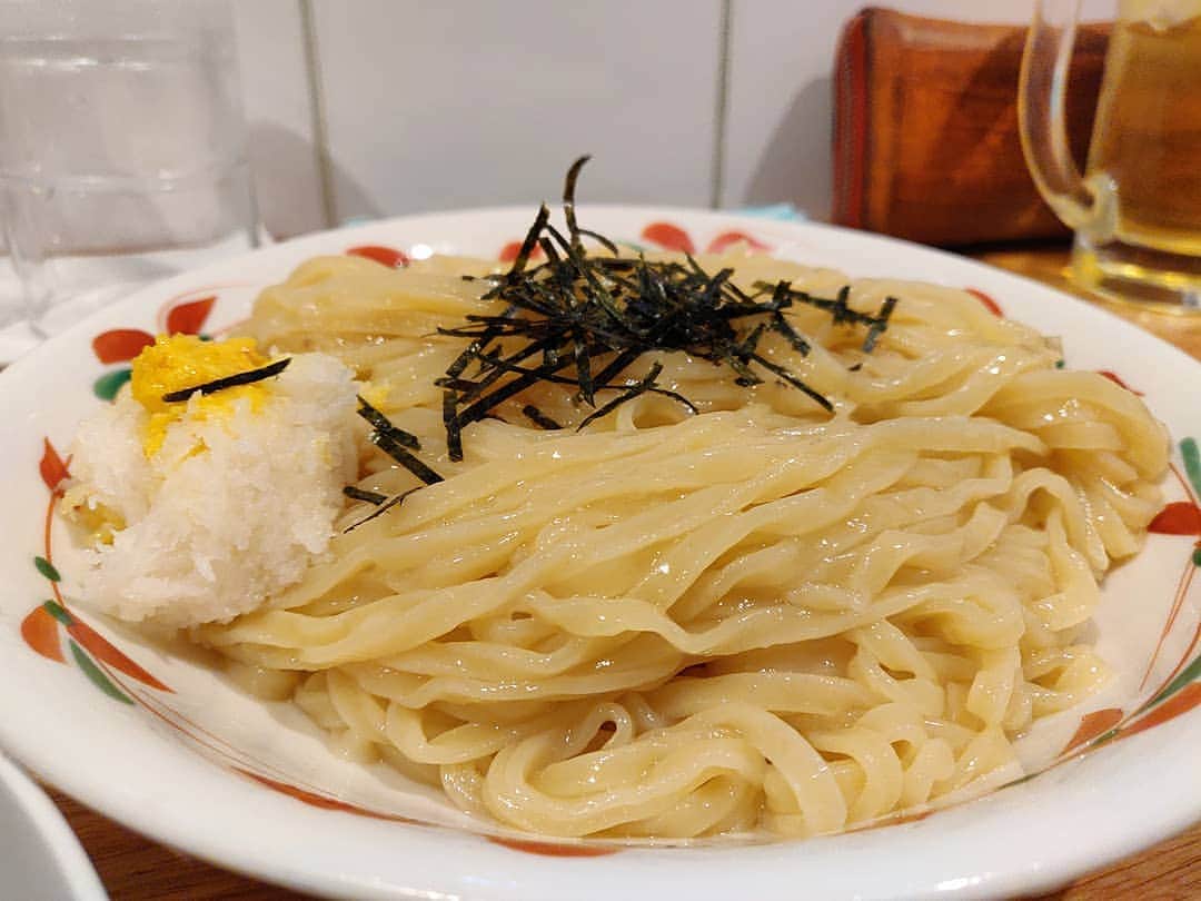 つけMen野郎さんのインスタグラム写真 - (つけMen野郎Instagram)「＿＿＿＿＿＿＿＿＿＿＿＿＿＿＿＿＿ 🍜：鴨団子つけそば 🏠：らーめん天神下大喜(二長町) ￣￣￣￣￣￣￣￣￣￣￣￣￣￣￣￣￣ 【大好きな麺と暮れの夜】 今年もお世話になりましたm(_ _)mどうしても、つけそばは食べ納めしておきたかった。諸先輩方とご相伴させていただき、酔い夜を過ごしての… . ちゃっくどぉ〜ん！！ . あぁ悔い無きうまさの麺よ。これが食べたかった麺で、それを叶えた喜び、in大喜。結構なお腹の膨れ具合だったこともあり、ゆっくりと食べ終えたが、最後まで麺は引っ付く事なく、ややふやけもあったがおいしくいただけた。麺の底力を知れた2019年の暮れでした。」12月31日 12時29分 - bokurarri