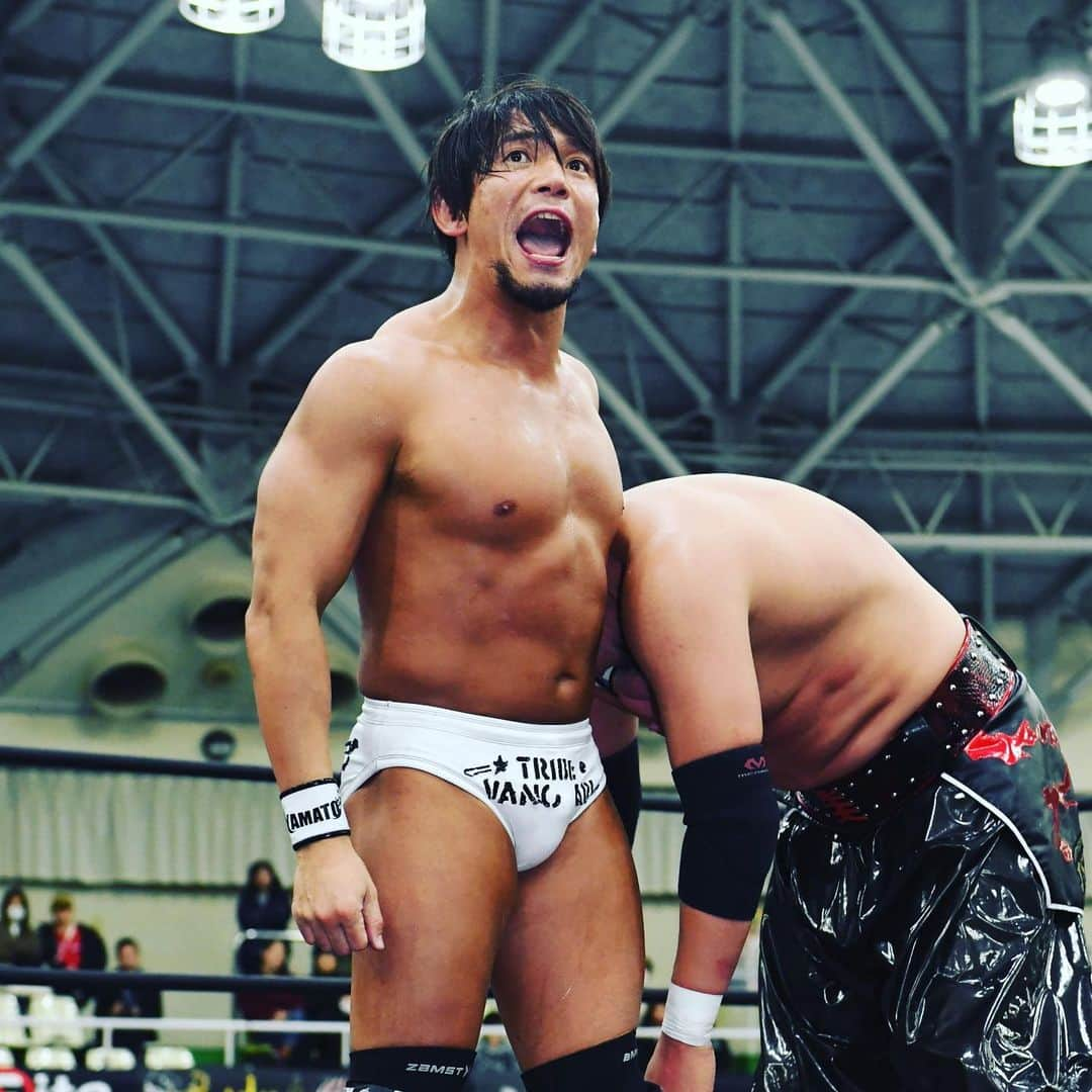 YAMATOさんのインスタグラム写真 - (YAMATOInstagram)「Have a good year. #dragongate #ドラゴンゲート　#prowrestling #プロレス　#japan #日本　#america #usa #アメリカ　#europe #eu #ヨーロッパ　#uk #イギリス　#mexico #メキシコ　#luchalibre #ルチャリブレ　#hongkong #香港　#international」12月31日 12時31分 - yamato_dg_oldtype