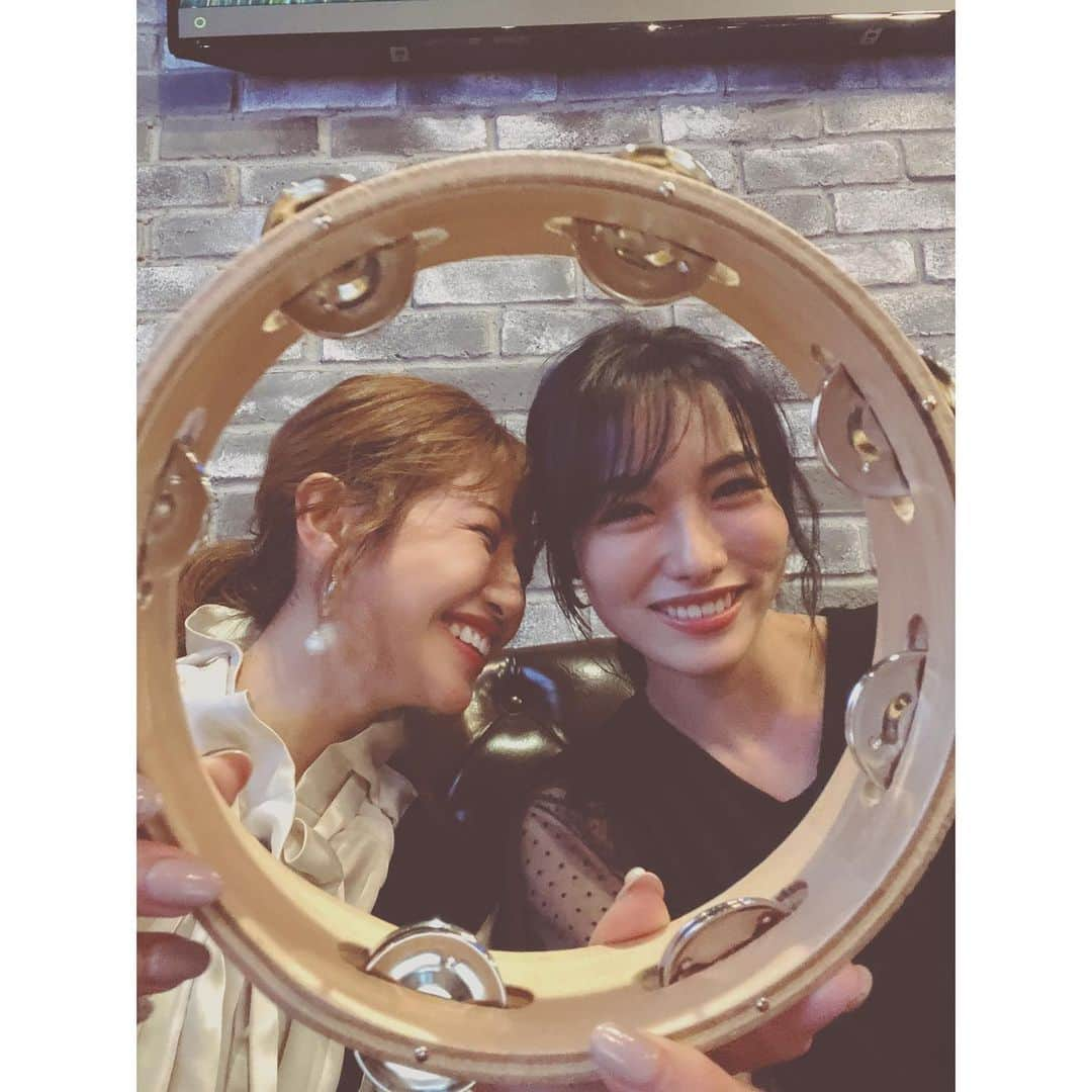 今野杏南さんのインスタグラム写真 - (今野杏南Instagram)「* 事務所の忘年会💓💓 一次会では、所属者のみんなが色々出し物をしたり、今年1年みんなが頑張った成果を見たり👏🏻🍃 二次会ではカラオケ大会🥰🥰 ほろ酔いになりながら、くみちゃん達と、楽しかった🤣💕 とても充実していた2019年、事務所の社長さんをはじめ、マネージャーさん達にたくさん支えていただきました。毎年感謝の気持ちがどんどん大きくなっていきます。 そして、増えていく後輩たちの未来を見るのも毎年楽しみになってきてます。(年だね😂w) 1年お疲れ様でした❤️」12月31日 12時39分 - anna_konno0615