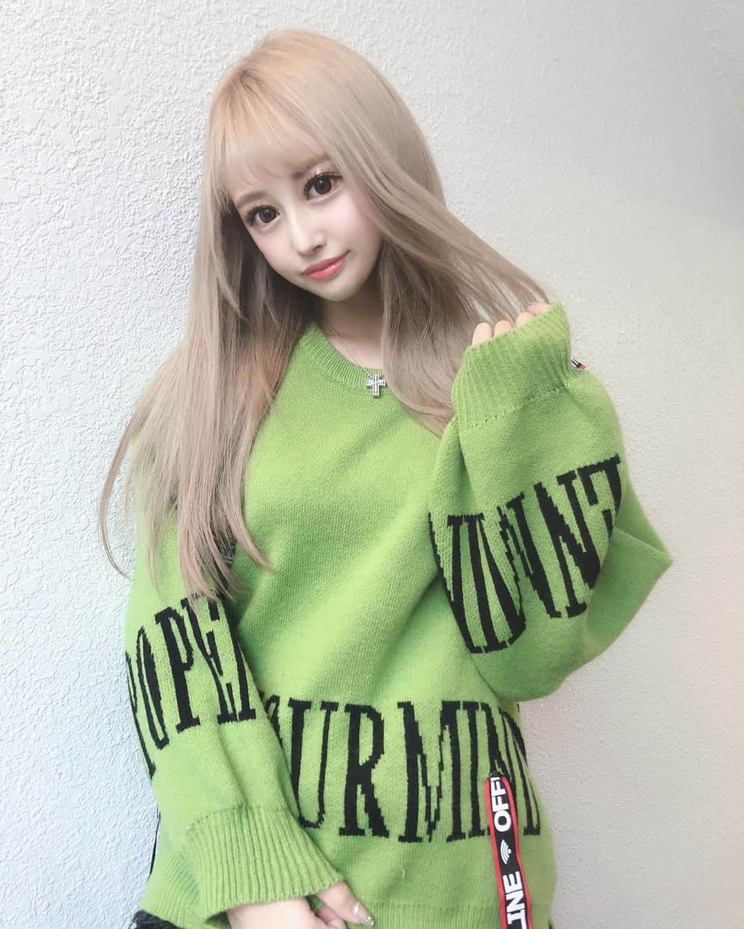 のインスタグラム：「. . 年内最後のヘアケア✂️💕 . @lapisyusei に カクテルトリートメントしてもらった💛 . . グアムで傷みまくってた髪の毛も 乾燥❌ダメージケアで ツヤツヤサラサラが復活💛✌️ 最高➳ ( ˙-˙=͟͟͞͞)♡ . . お洋服は @selectdays41 💚 . . #fashion #fashionista #me #tokyo #japanese #japan #ootd #ootdfashion #selectshop #awfashion #ファッション #コーデ #コーティネート」
