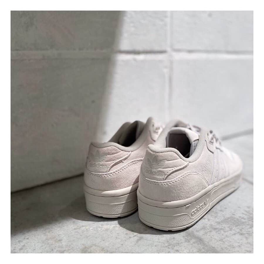 のインスタグラム：「〝ADIDAS RIVALRY LOW〟﻿ 1/1wed.ON SALE！﻿ ﻿ ¥11,000+tax﻿ col:グレー﻿ size:23.0/24.0/25.0﻿ ﻿ #Plage #プラージュ﻿ #fashion #coordinate﻿ #baycrews」