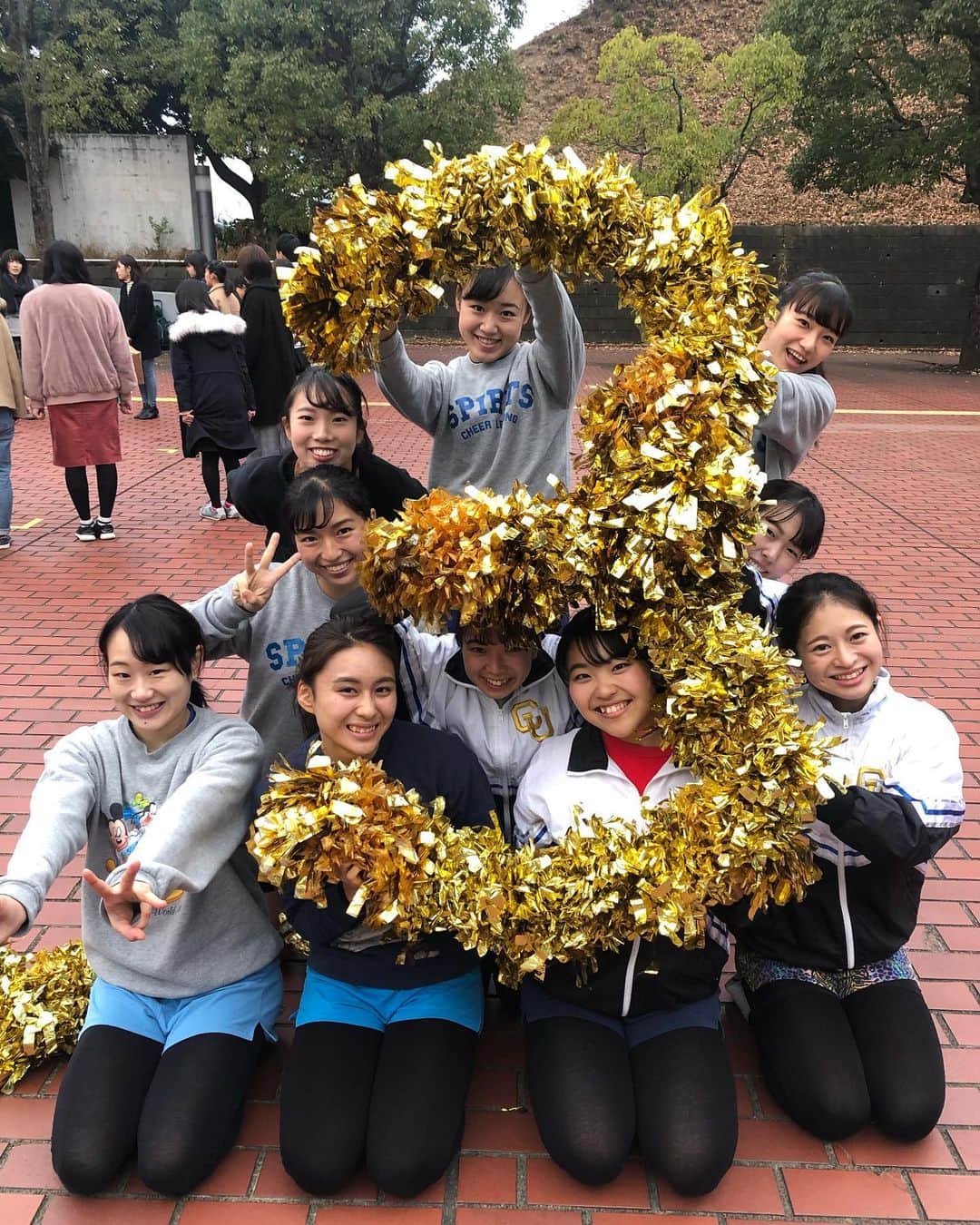 中央大学応援団チアリーディング部SPIRITSのインスタグラム：「【箱根駅伝 2020】  こんにちは！ 箱根駅伝までカウントダウンを行います🔥🔥あと3日の投稿が更新出来ていなかったので、投稿させて頂きます🙇‍♂️💦 ・ 皆様、体調を崩すことなく応援に駆けつけることがない様、お気をつけください😌 ・ ・ #箱根駅伝　#箱根駅伝2020  #応援団　#中央大学　#リーダー　#チア #ブラス」