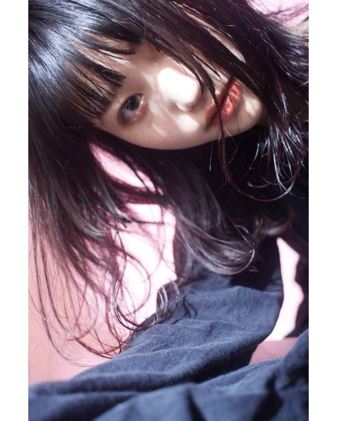 クマモトタツヤさんのインスタグラム写真 - (クマモトタツヤInstagram)「. お帰りなさい。  #kumaxGIRLS . .  Hair cut-color-styling / KANAMI TAKEISHI (switch) Make up /  KONOMI SAKURANO (switch) Guest / SHIORI (switch guest 4th year) Photo / T.KUMAMOTO (switch)  #kumaxSHIORIw #クマナリ #photobykumamoto」12月31日 14時12分 - tatsuya_kumamoto