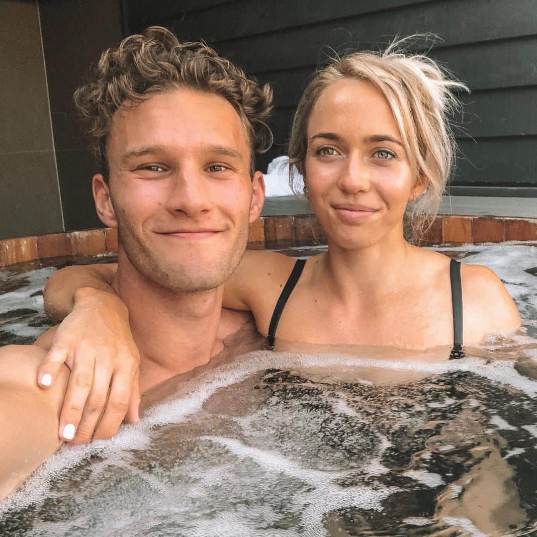 カーティス・マーシャルのインスタグラム：「My people of 2019 #laters」