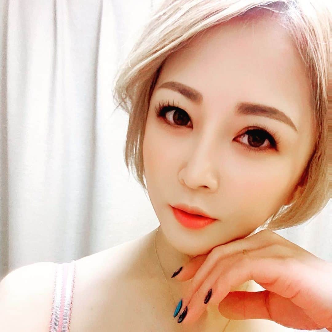 当真ゆきのインスタグラム：「今年も1年大変お世話になりました😌 皆さんのおかげで今年も良き年になりました！！ #ありがとう #楽しかった #来年も #よろしくお願いします」