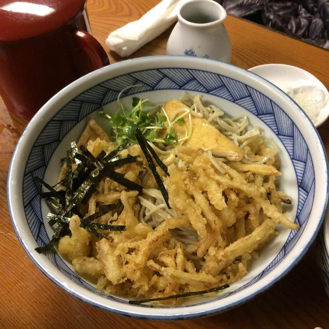 白井良明さんのインスタグラム写真 - (白井良明Instagram)「今日は真由膳から神保町のお蕎麦のセンセのとこで年越し。」12月31日 14時59分 - shirairyomei