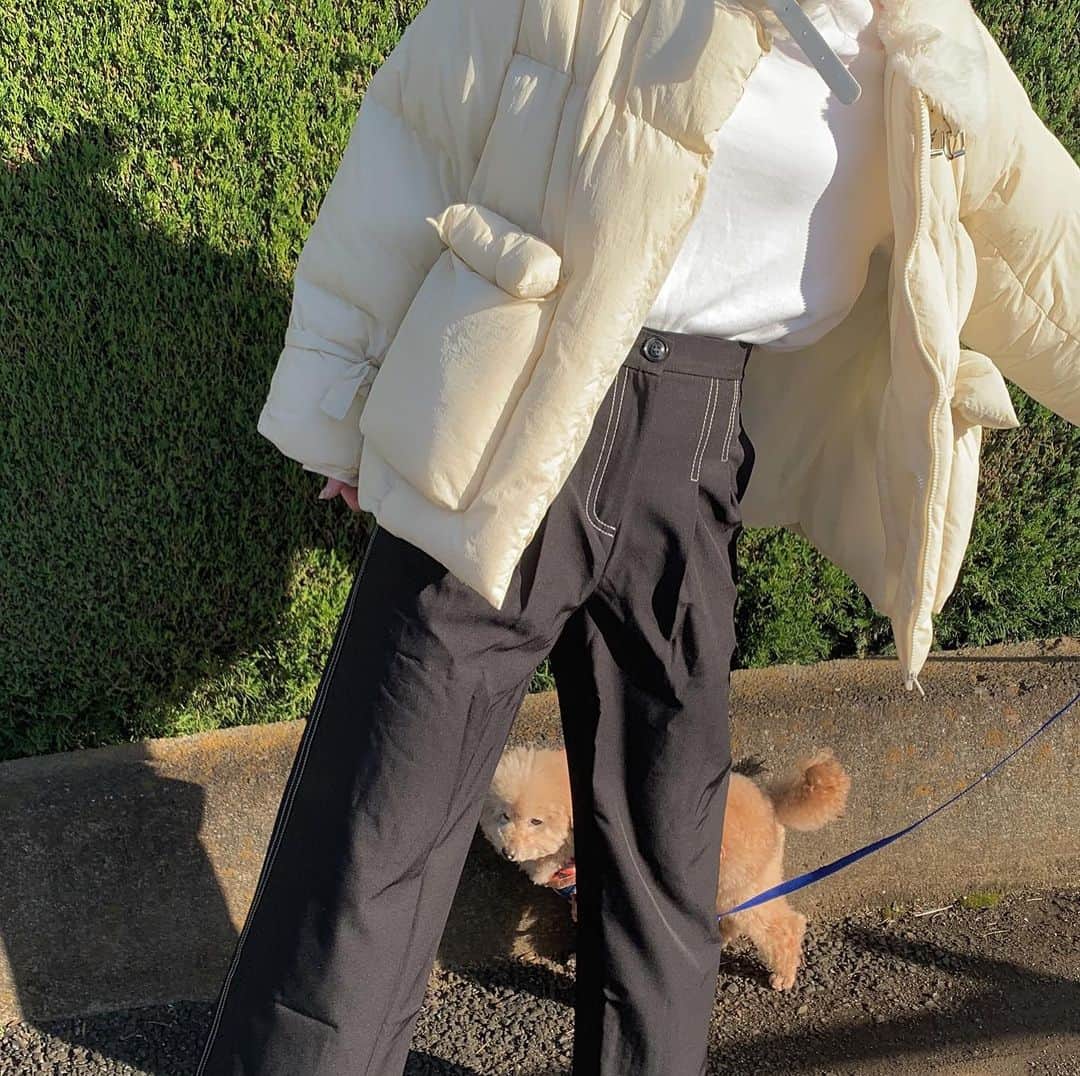 前田亜美のインスタグラム：「. . 隙間からきゃりー( ･ᴗ･ ). . . #私服　#寒すぎ　#ami私服」