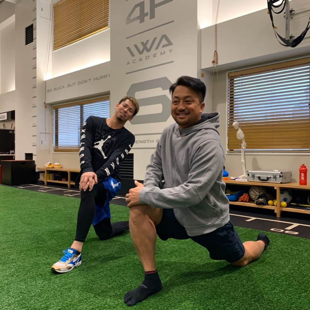 前田健太さんのインスタグラム写真 - (前田健太Instagram)「@iwaacademy で 昨日、2019年ラストトレーニングしてきました🏋️‍♂️ 同じ時間に澤村拓一もトレーニングに来てた！ 88年同級生😊 #iwaアカデミー #トレーニング #年内最後の #トレーニング #澤村拓一も来てました #同級生」12月31日 15時40分 - 18_maeken