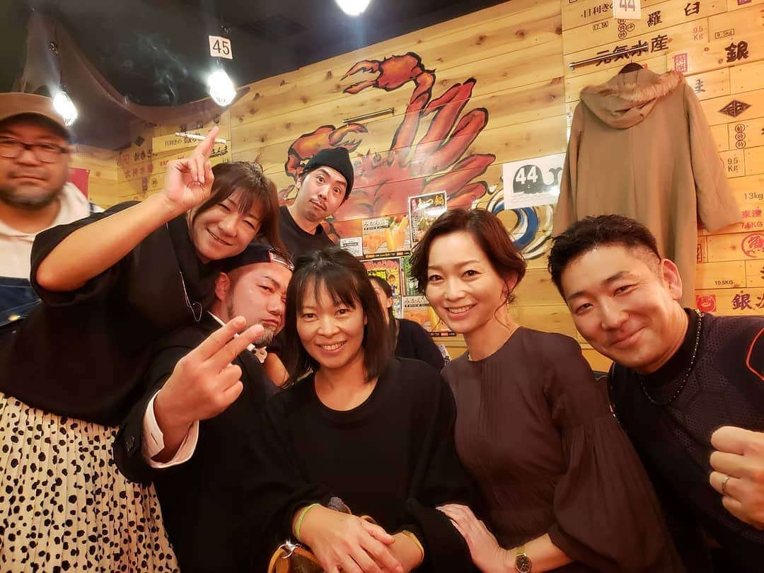 佐藤純さんのインスタグラム写真 - (佐藤純Instagram)「昨日は、毎年恒例の高校の忘年会&同窓会🍺  もぉ何年も続いている恒例行事😊  年に一回この日だけは、朝までコース(笑)  三次会が終わったのは…朝5時でした🤣  みんな始発で帰る。。。 この歳になると、途中で寝てる人多い(笑)  卒業して26年‼️毎年こうして集まれるっていいよね😆  #忘年会 #同窓会 #高校忘年会 #春日部 #ママ #ママモデル #モデル #mama #mamamodel #model」12月31日 15時43分 - junsatoidea