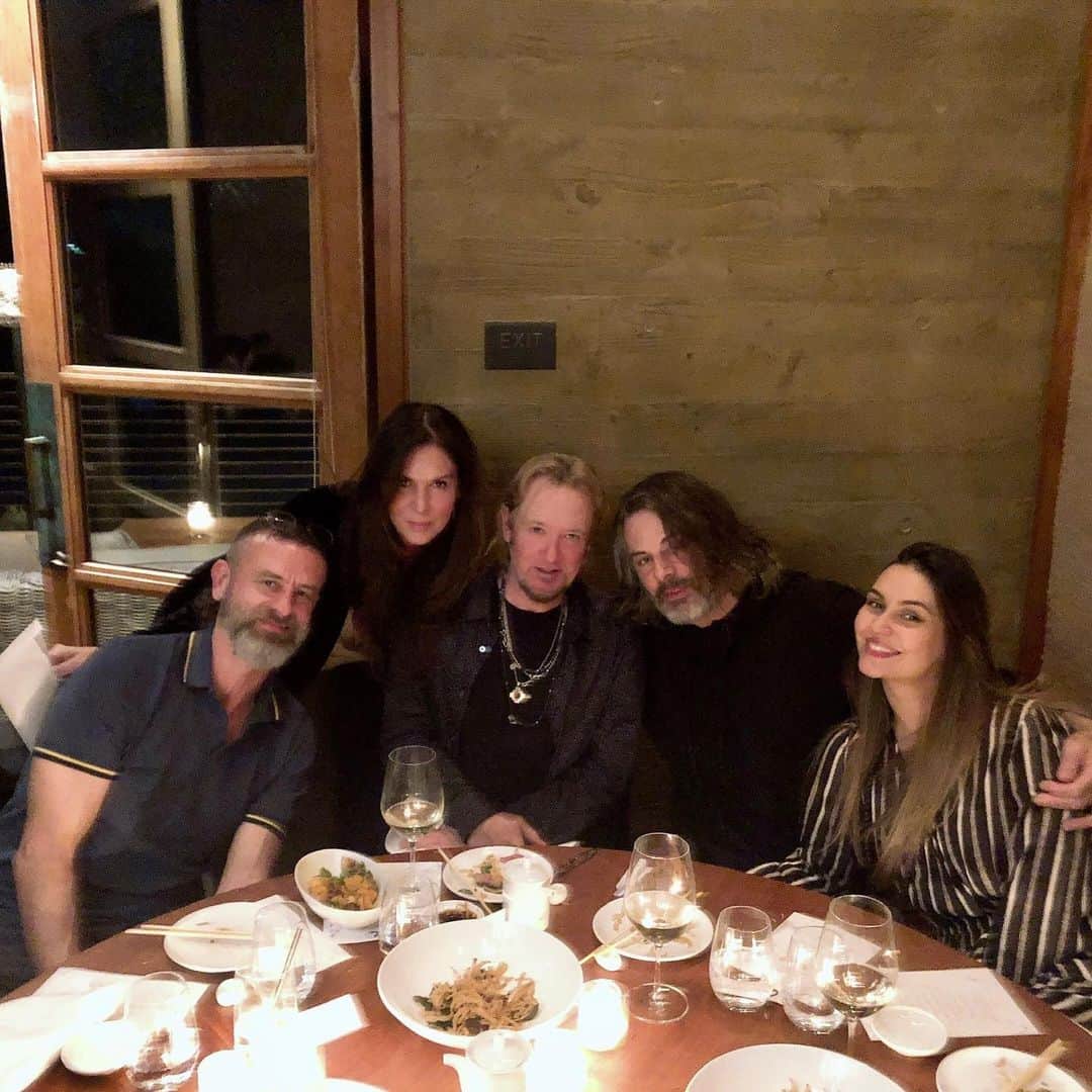 エイドリアン・スミスのインスタグラム：「Great times with good freinds celebrating Nathalie’s Birthday. @richie_kotzen #justinchancellor @nathalie_d_smith @julia_lage #tool」