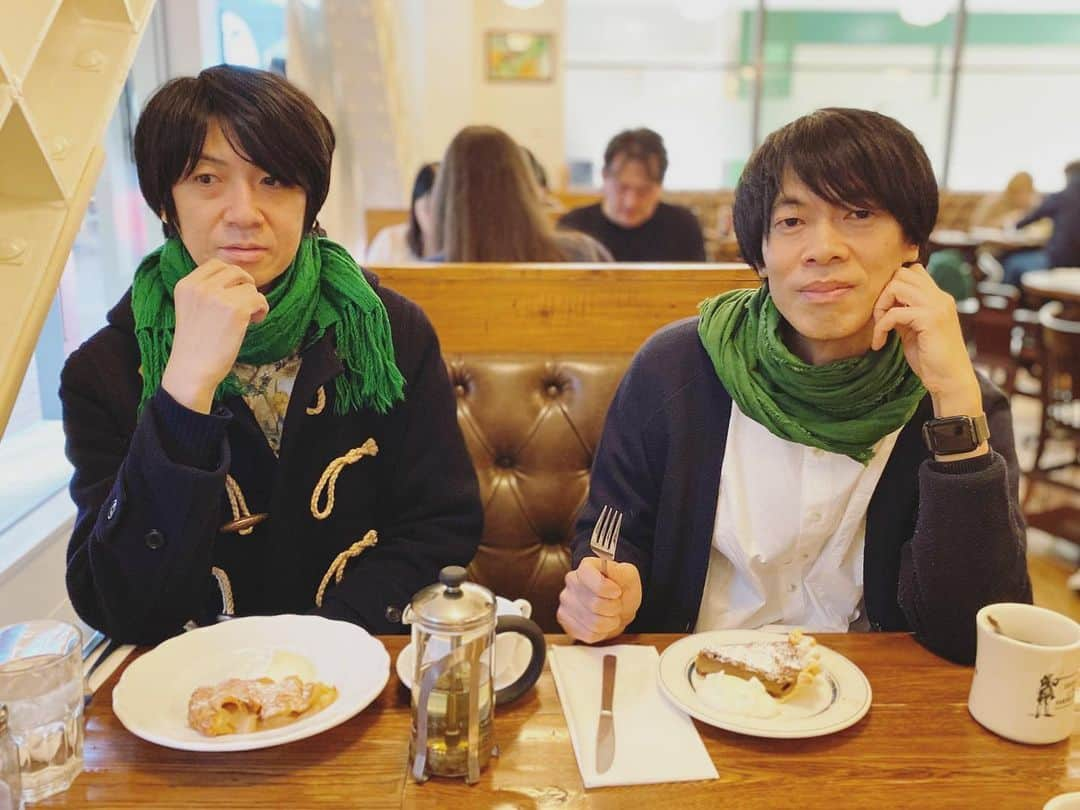 山田稔明さんのインスタグラム写真 - (山田稔明Instagram)「大晦日恒例スイーツ忘年会 with 高橋徹也。 #高橋徹也 #山田稔明」12月31日 17時12分 - toshiakiyamada