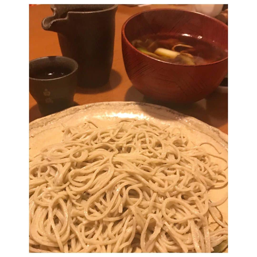 白鶴酒造株式会社のインスタグラム：「大晦日、今年最後の投稿となりました。 本年もたくさんの「いいね！」や「コメント」をくださった皆様、そして、ご愛飲くださった皆様、本当にありがとうございました！ 皆様もどうぞ、よい新年をお迎えくださいね♪  #日本酒 #白鶴 #hakutsuru #折り鶴 #foldedpapercrane #japan #神戸 #kobe #酒 #sake #japanesesake #japaneseculture #灘五郷 #GI灘五郷 #lovehyogo #lovekobe #insta_higashinada #大晦日」