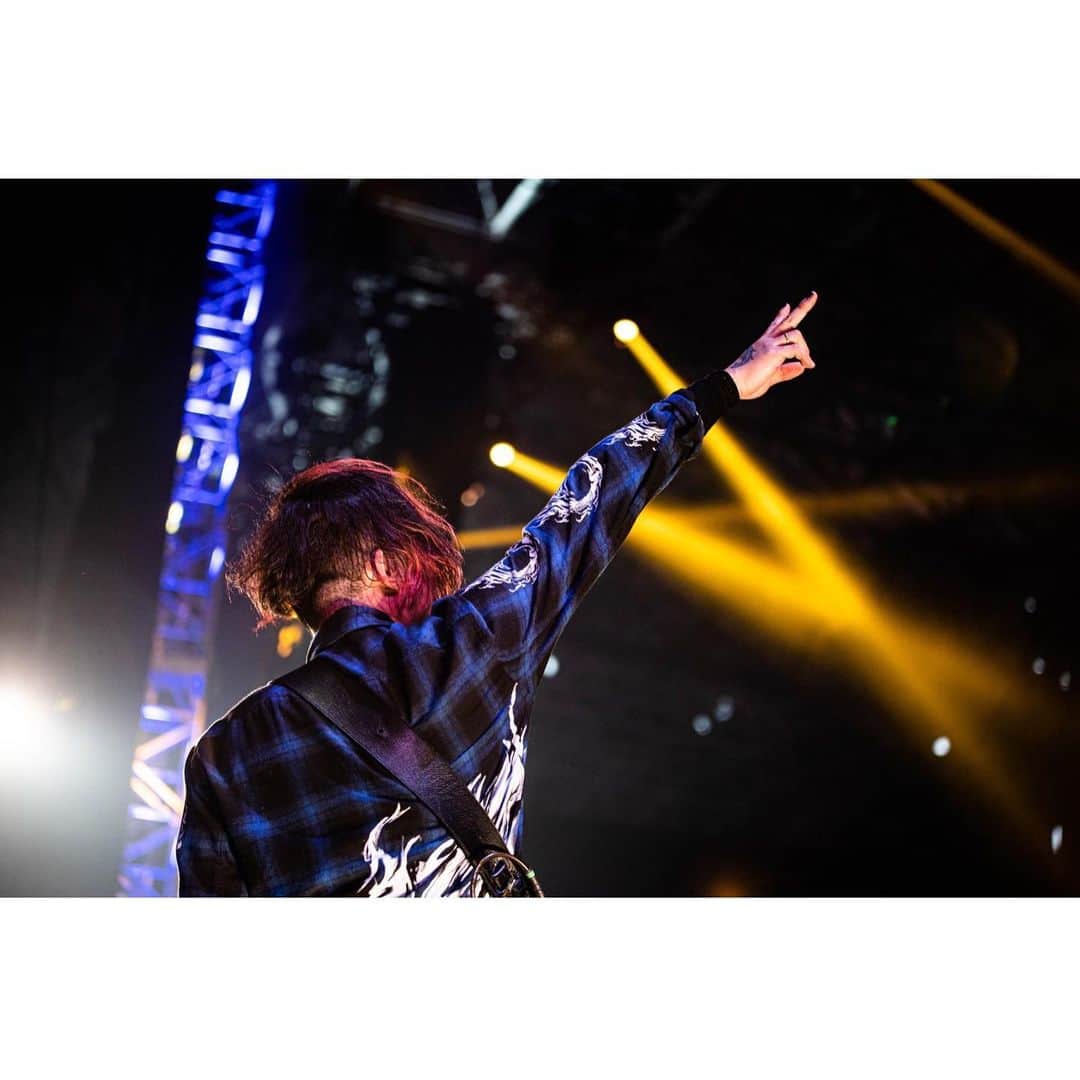 のインスタグラム：「‪COUNTDOWN JAPAN 19/20‬@幕張メッセ国際展示場1〜11ホール、イベントホール  photo by @kawado_photo  #ロットン20th #rottengraffty #cdj1920 #皆さま良いお年を」