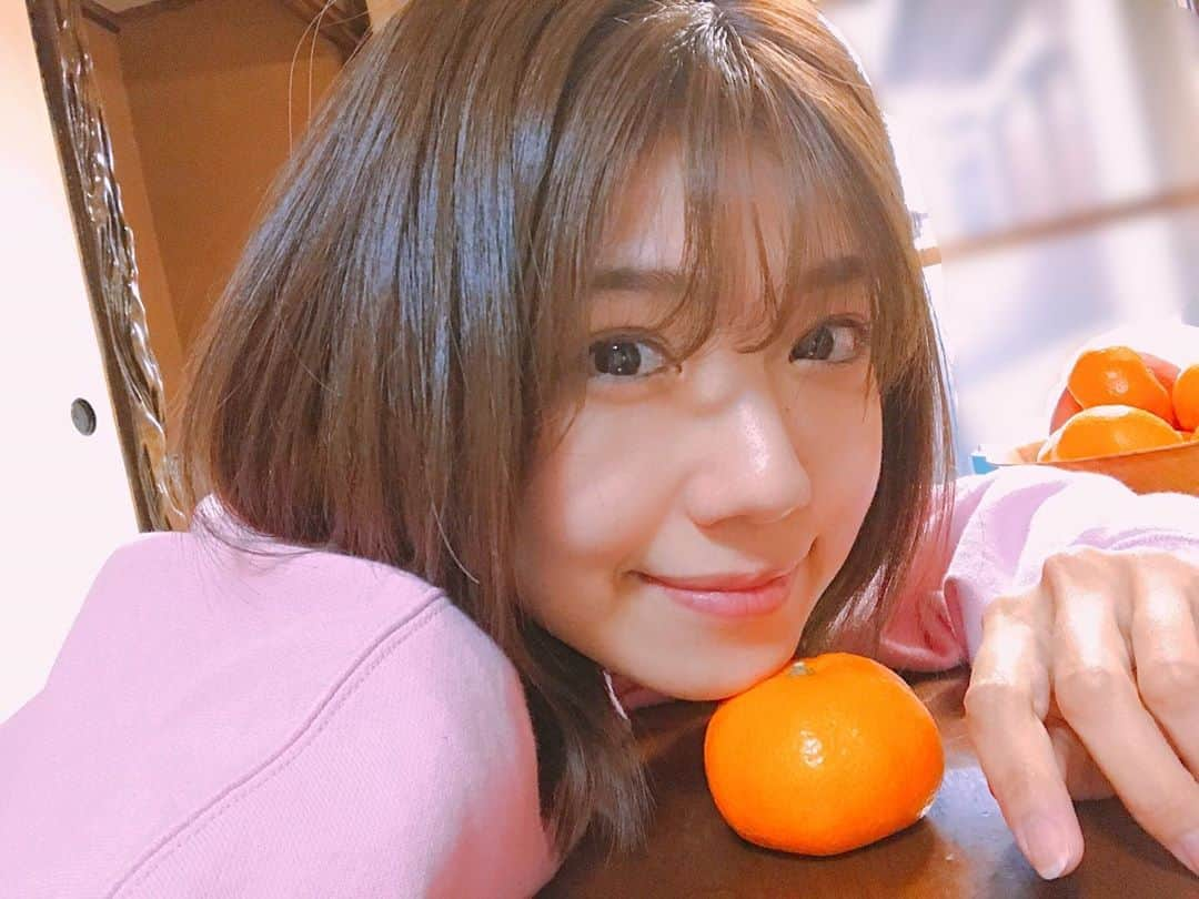 藤木由貴さんのインスタグラム写真 - (藤木由貴Instagram)「今年も新しい出逢いや長くお世話になっている方々も、ありがとうございました✨ 2019年、改めて自分を見つめ直す時間があったり色々なところから刺激をもらえた1年になりました。来年もよろしくお願いします。　みかんいっぱい食べてお茶飲んで、ゆっくりしたいと思います。 . #年末年始 #2019年 #最後 #ありがとうございました #帰省 #藤木由貴 #みかん #こたつ最高」12月31日 17時29分 - yuki.grm