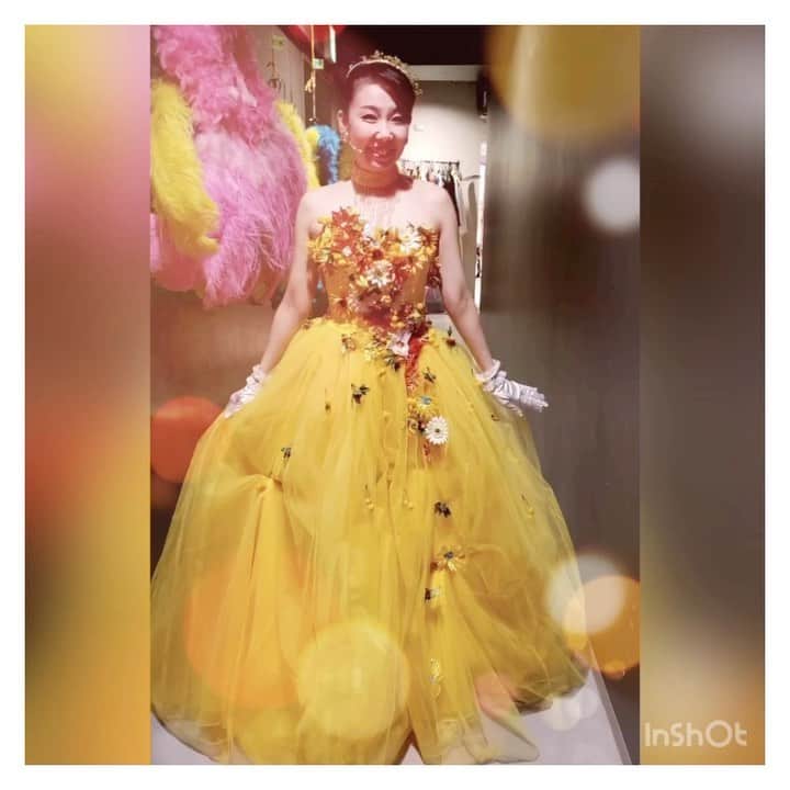 村井麻友美のインスタグラム：「続き… 1つ前の投稿から見て頂けたら嬉しいです♡ ＊ ＊ ＊ #2019 #令和元年 #ありがとう #感謝 #村井麻友美 #fabulousrevueboys  #俺のガラコン #伝説の母ちゃん #音無美紀子の歌声喫茶 #村井麻友美」