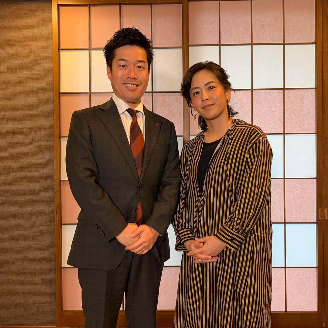 岩崎全智さんのインスタグラム写真 - (岩崎全智Instagram)「明日の2020年元日は午後2時半から『ニューズナウ新春スペシャル』を約2時間の生放送‼️ 令和最初の元日の鹿児島県各地の表情や東京五輪やかごしま国体への出場が期待される県出身者へのインタビューをたっぷりお伝えします😄  そして、世界自然遺産登録を目指す奄美出身の歌手・元ちとせさんには故郷への想いを伺います✨  #2020年 #令和 #元日 #新春 #東京五輪 #東京オリンピック #かごしま国体 #世界自然遺産 #奄美 #奄美大島 #元ちとせ　さん #MBC #ニューズナウ #スペシャル #岩崎全智」12月31日 17時38分 - zenchi_iwasaki