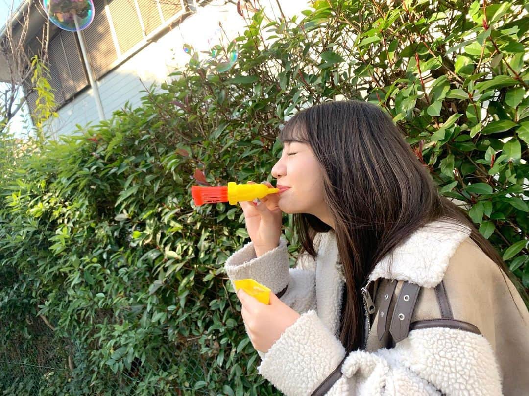小玉梨々華さんのインスタグラム写真 - (小玉梨々華Instagram)「大晦日に謎にしゃぼん玉しました。 2019年ありがとうございました！良いお年を☺︎」12月31日 17時49分 - ririka_kodama