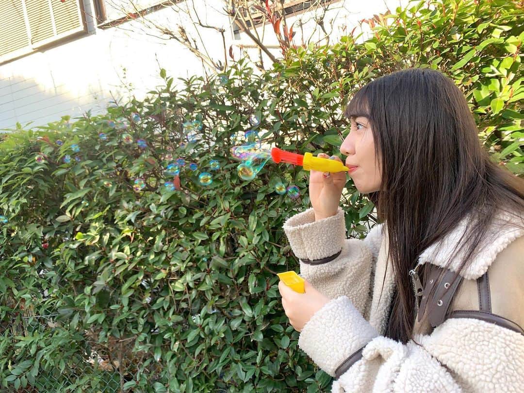小玉梨々華さんのインスタグラム写真 - (小玉梨々華Instagram)「大晦日に謎にしゃぼん玉しました。 2019年ありがとうございました！良いお年を☺︎」12月31日 17時49分 - ririka_kodama