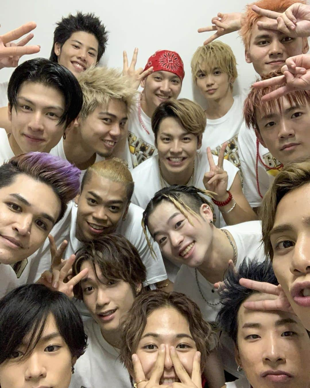 岩谷翔吾さんのインスタグラム写真 - (岩谷翔吾Instagram)「2019年は皆さんにとってどんな一年になりましたか😄？ . . 2020年も皆さんにとって笑顔と幸せで溢れる一年になりますように😁  #therampage  #2019 #2020」12月31日 17時49分 - shogo_iwaya_official