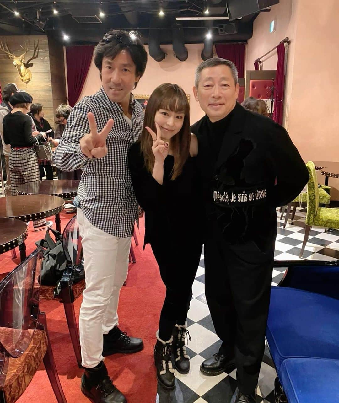 平野綾さんのインスタグラム写真 - (平野綾Instagram)「ロカビリー☆ジャック﻿ 東京公演千穐楽、無事終わりました‼️﻿ ﻿ 色々なことを乗り越え、﻿ カンパニー力、チームワークが試された公演でしたが、﻿ 各々自分にできることに全力で取り組み、﻿ お客さまの暖かい声援でここまで来れたと思っております。﻿ ﻿ 応援、ありがとうございました✨﻿ ﻿ ﻿ 共に戦ったエネルギッシュな役者陣と、﻿ 熱意のあるエモーショナルな制作陣に感謝。﻿ ﻿ ﻿ 福岡・名古屋公演もこの熱を届けに行きます‼️﻿ 来年もロカビリー☆ジャックを宜しくお願い致します‼️﻿ ﻿ ﻿ ﻿ #ロカビリージャック #rockabillyjack﻿ #シアタークリエ #東京公演千穐楽﻿ #海宝直人﻿ #昆夏美﻿ #吉野圭吾﻿ #岡千絵﻿ #岸谷五朗﻿ #森雪之丞﻿ #平野綾 #ayahirano」12月31日 17時47分 - a_ya.hirano