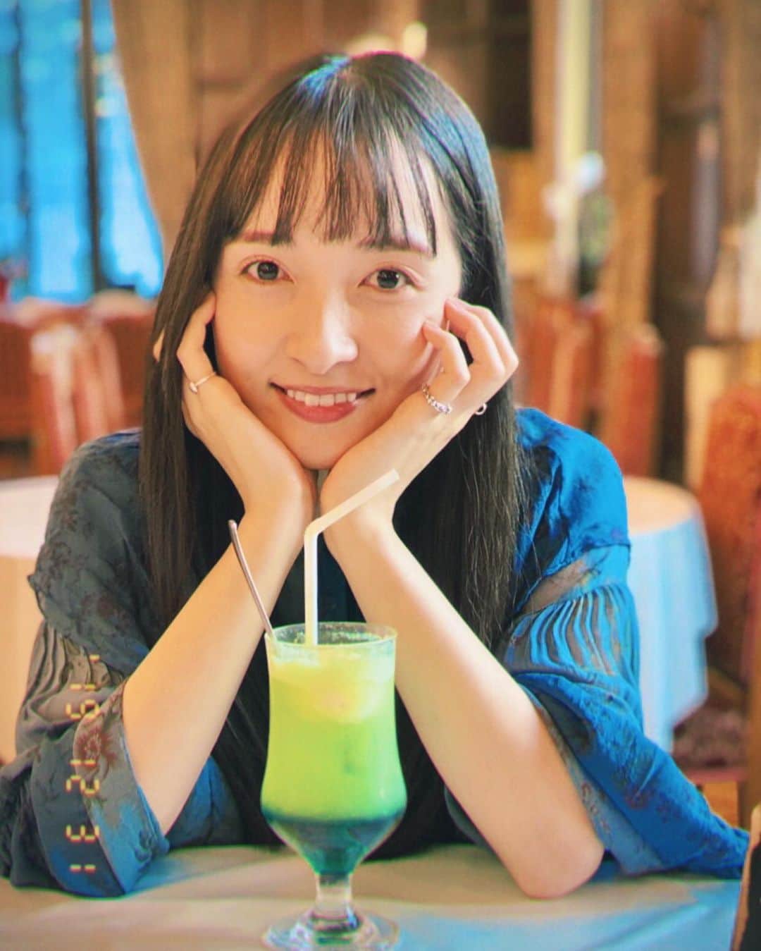 奥村佳恵のインスタグラム：「☺️🌸🐛🔜🦋☄️🔥🌈🌟🌠🌌😘👋🏻❤️ #thankyou #thankful #newyearseve #wonderful #goodbye2019 #👋🏻 #😘」