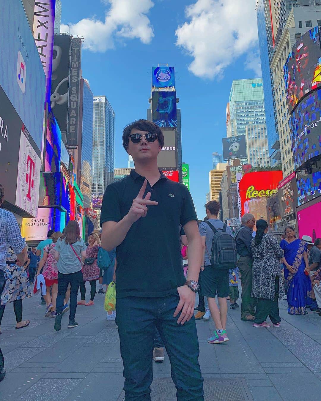 スパガのインスタグラム：「2019年は出会いの年でした。 沢山の方々と出会い自分が知らない世界を沢山学びました。 自分が今この場に立てているのもいつも応援してくれている皆さんのおかげです。ありがとうございます。 2020年のスパガはパワーアップしもっとワクワクする事をしていきます！ よろしくお願いします！」
