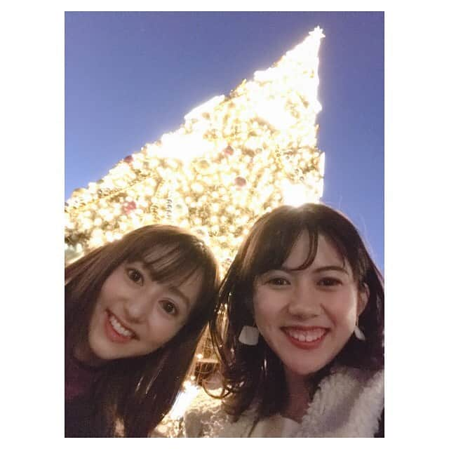 早乙女わかばさんのインスタグラム写真 - (早乙女わかばInstagram)「.﻿ ヴェネツィアにきてます。﻿ ﻿ いいえ、違います。﻿ 日本でヴェネツィアを感じれる場所…﻿ ﻿ Tokyo Disney Sea🚢﻿ ﻿ クリスマスの時期にDisney Seaの先生（笑）﻿ 華ちゃんにアテンドしてもらいました😍❤️﻿ ﻿ 予科生振りくらいに朝６時の電車に乗り…﻿ 開園まで門の前で待ち…﻿ ﻿ 全て華ちゃん先生のお陰でスムーズで有意義な1日👏🏻✨﻿ ﻿ ソアリンも乗れました😆💕﻿ 最高です😭👏🏻✨﻿ ﻿ お酒好きの2人は🥃﻿ ちょいちょいお酒を挟み…😂﻿ （朝からのホットワイン🍷➡︎ピニャコラーダ➡︎スプマンテを2杯🥴）﻿ ﻿ めちゃめちゃ楽しかったです❤️﻿ 動画多めですが私たちの楽しさが伝わるかと🤣﻿ ﻿ 最後の写真は…﻿ 乗らないトイストーリーの前で若者の真似をする﻿ しっくりこなくて自分たちの世代の〝アイーン〟をする🤣﻿ ﻿﻿ #東京ディズニーシー﻿ #disneysea﻿ #ヴェネツィア﻿ #スプマンテ﻿ #クリスマス﻿ #christmas」12月31日 18時04分 - s_wakaba.94