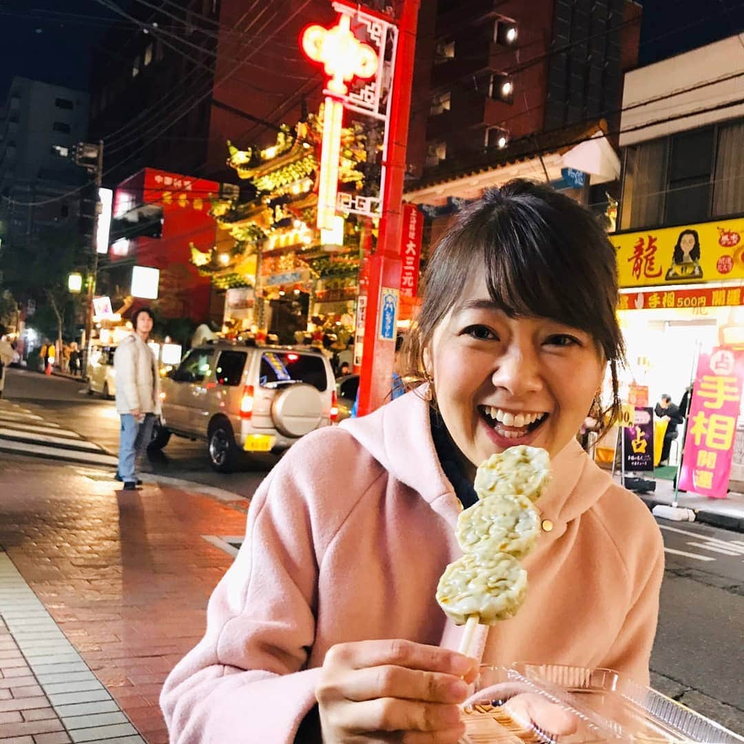 滝香織さんのインスタグラム写真 - (滝香織Instagram)「#横浜中華街 で#食べ歩き こ～んなにおっきい#ブタまん #焼売 #ニラまん #小籠包 #いちごの生タピオカドリンク などなど、気づいたらものすごいお腹いっぱいになってました😁 あ～幸せ😆😆😆 ダイエットは来年がんばります‼️ #yokohama #横浜 #中華街 #江戸清 #心茶 #タピオカ #愛媛 #あいテレビ #アナウンサー #滝香織 @kaorin_taki」12月31日 18時15分 - kaorin_taki