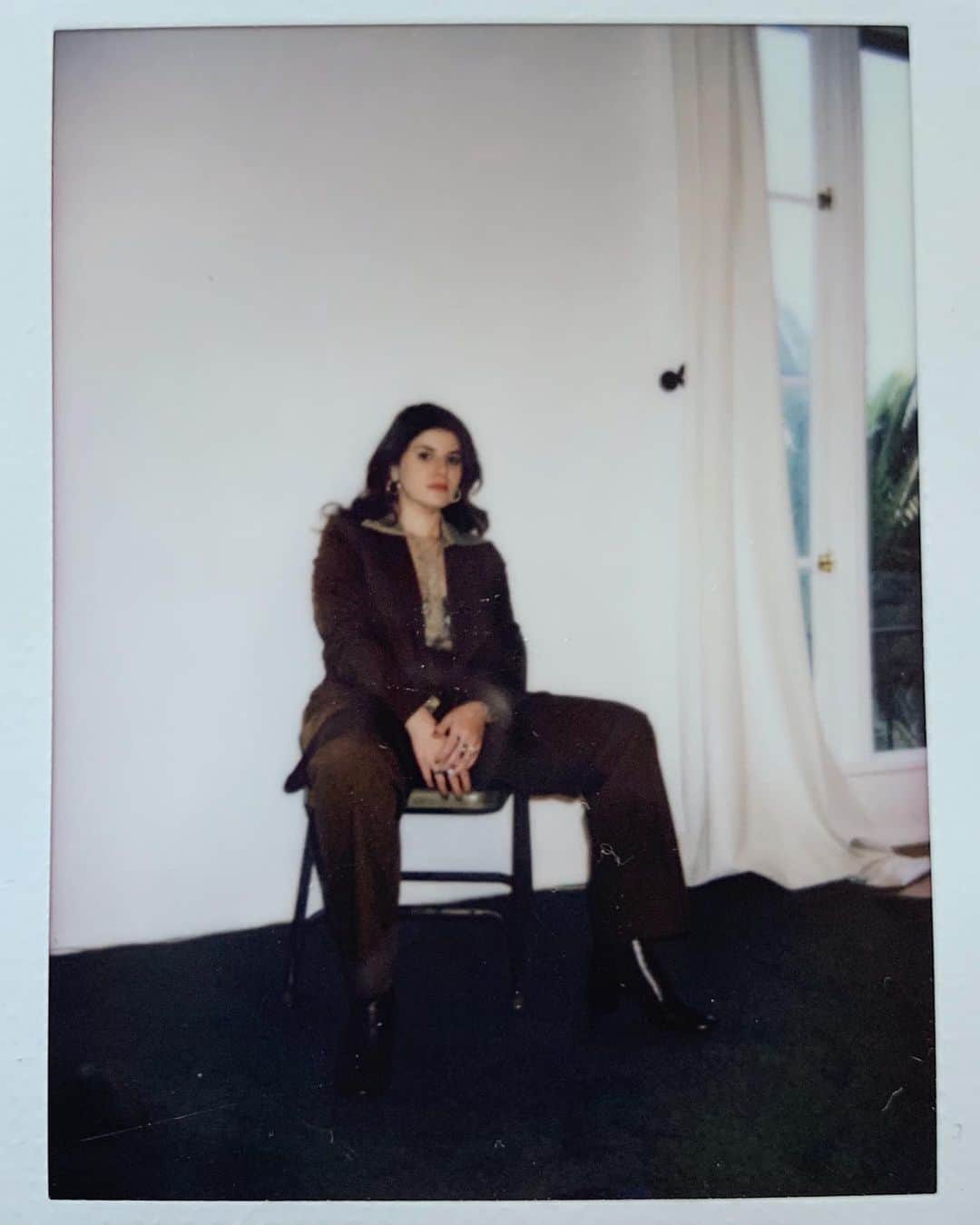 ベスト・コーストのインスタグラム：「i started off this decade not knowing how to trust myself. i’m still a bit unclear how/when/why the shift happened - but I’m eternally grateful that it did. a blessed decade with a little bit of bullshit, but mostly just a blessed decade. it feels good to trust myself and live in (on most days!) acceptance. ⁣ ⁣ thank you for your support through it all.⁣ xx, BC ⁣ 🐛🦋🐛🦋」