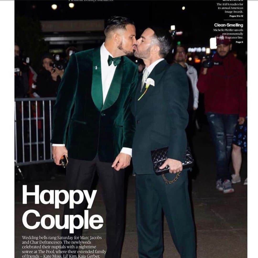 マーク・ジェイコブスさんのインスタグラム写真 - (マーク・ジェイコブスInstagram)「Not only the best moment of 2019. It was the best moment ever. @chardefrancesco #happyhusband #happytogether #happynewyear #04062019 #gratefulnothateful #lovewins」1月1日 4時07分 - themarcjacobs