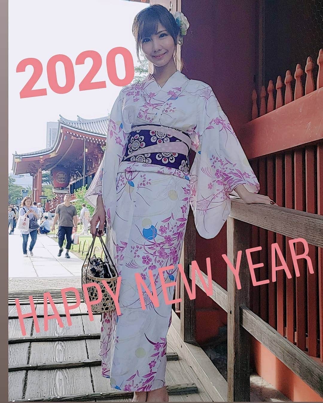片瀬亜乃さんのインスタグラム写真 - (片瀬亜乃Instagram)「あけましておめでとうございます！！ 2020年も悪魔で笑顔な毎日を送って行きたいと思います！！ 今年もよろしくお願いします♡  #HappyNewYear #2020 #令和2年 #着物 #浅草 #japan #japanesegirl #kimono」1月1日 4時21分 - anokatase1031
