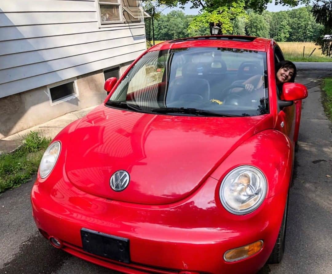 Volkswagen USAさんのインスタグラム写真 - (Volkswagen USAInstagram)「Welp VW is retiring the beetle and this is an appreciation post for it. My absolute dream car ❤️❤️ - @parkrangergabby⠀⠀⠀⠀⠀⠀⠀⠀⠀ ⠀⠀⠀⠀⠀⠀⠀⠀⠀ The end of the decade marks the end of an era. We're saying goodbye to the Beetle with the help of VW fans across the country. (4/12) #TheLastMile」1月1日 5時00分 - vw