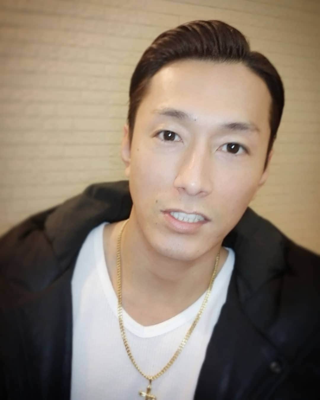 黒石高大のインスタグラム：「今年も終わるー １年早いね  今年もありがとうございました 来年もよろしくどーぞ 良いお年を」