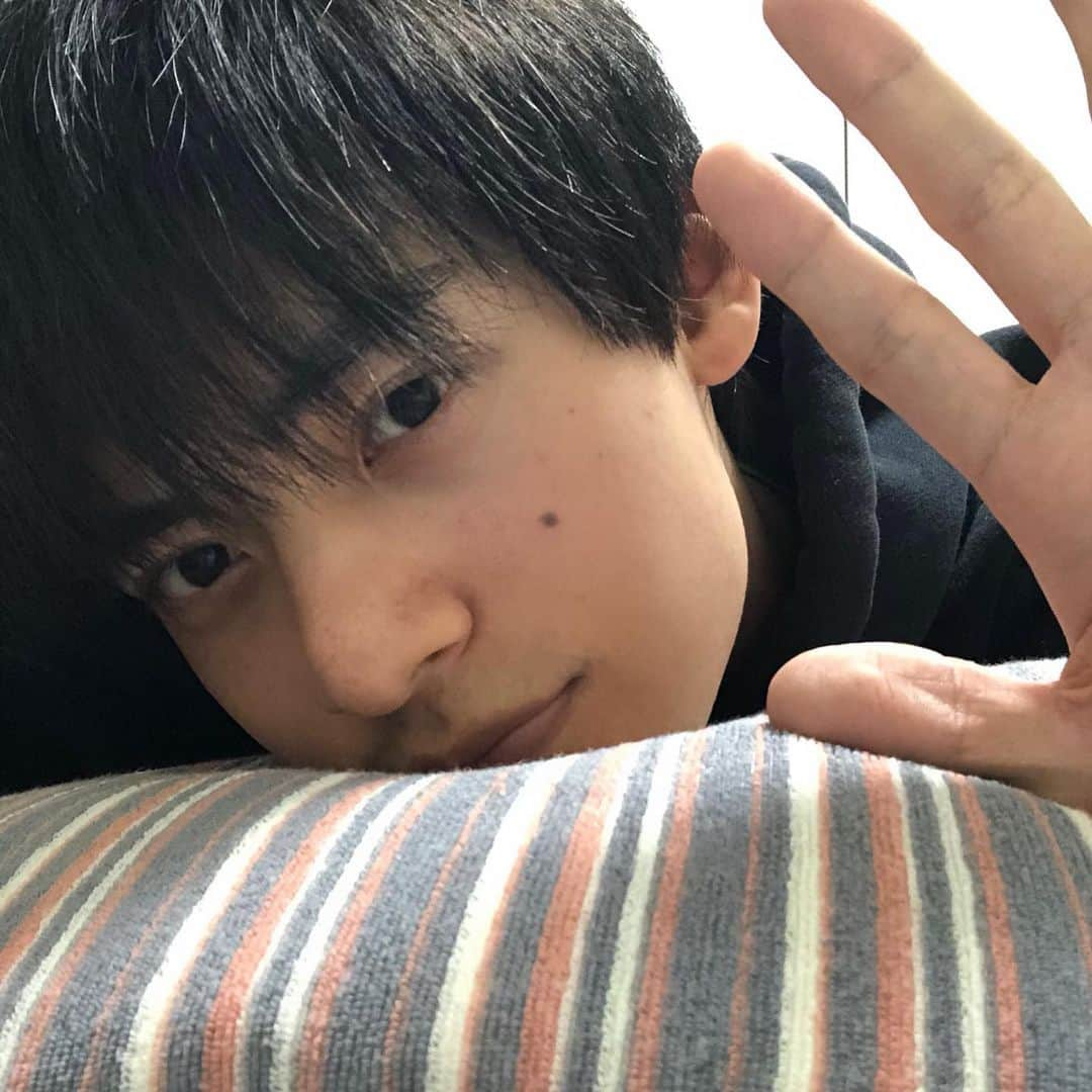 平田雄也さんのインスタグラム写真 - (平田雄也Instagram)「皆さん今年もありがとうございました！ 沢山の応援をありがとう🤤  令和2年もいい年になるよう頑張ります！ 宜しくお願い致します。  #2019 #令和 #元年 #まもなく #2020 #来年　も #よろしく #楽しもう #平田雄也」12月31日 20時04分 - yuyastagram620