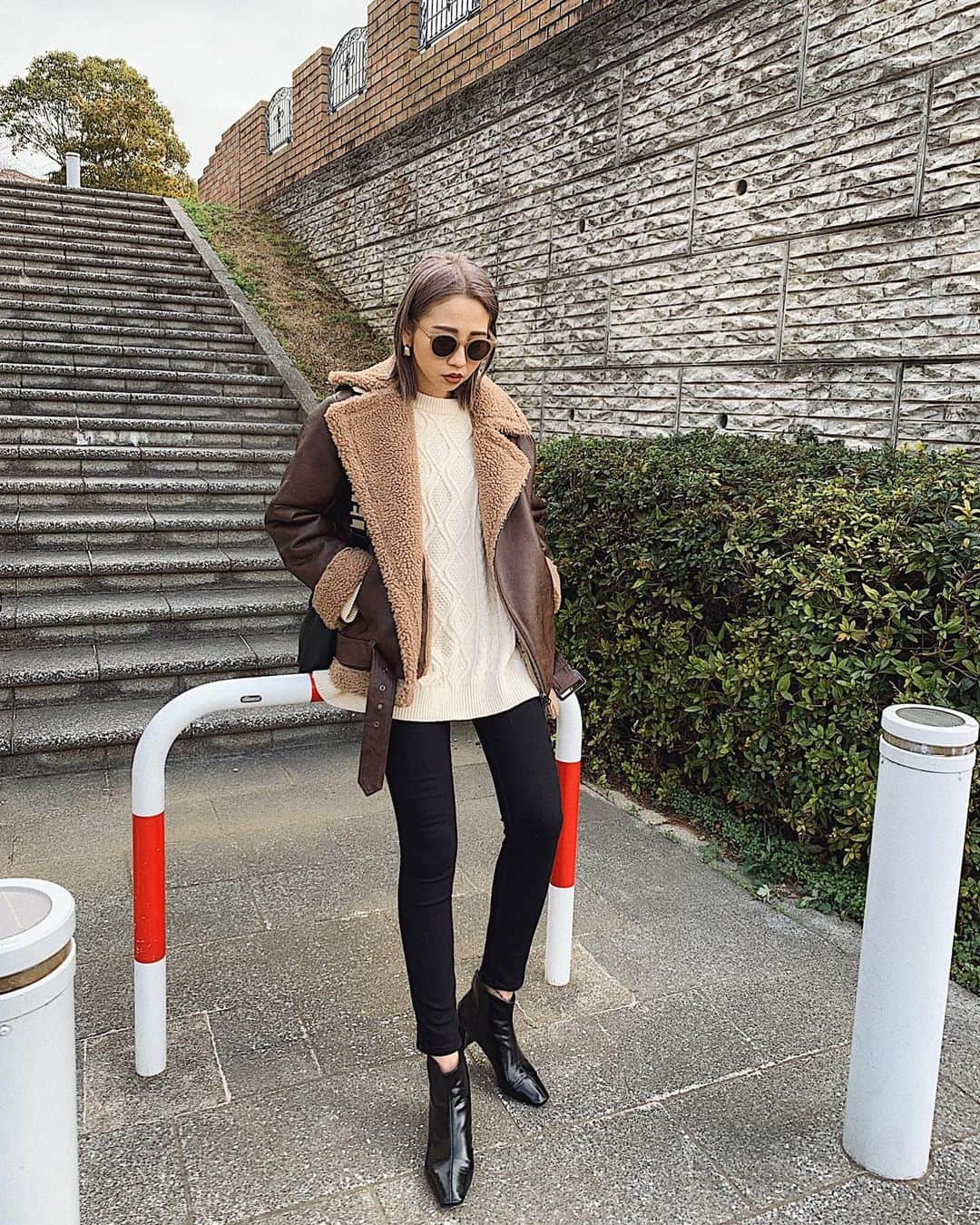 のインスタグラム：「. 年内最後の今日は朝から寒すぎた⛄️❄️ 中にたくさん着込んだよ🔥🔥 ケーブルニットは @trifle_official の💕 今年もたくさん愛用した @majicalsherry_lme #マジカルシェリー 👏🏾✨ ストーリーにもリンク貼ってるよ🔝 #ootd #outfit #coordinate #outer #moussy #knit #zara #hm #stellamccartney #trifle」