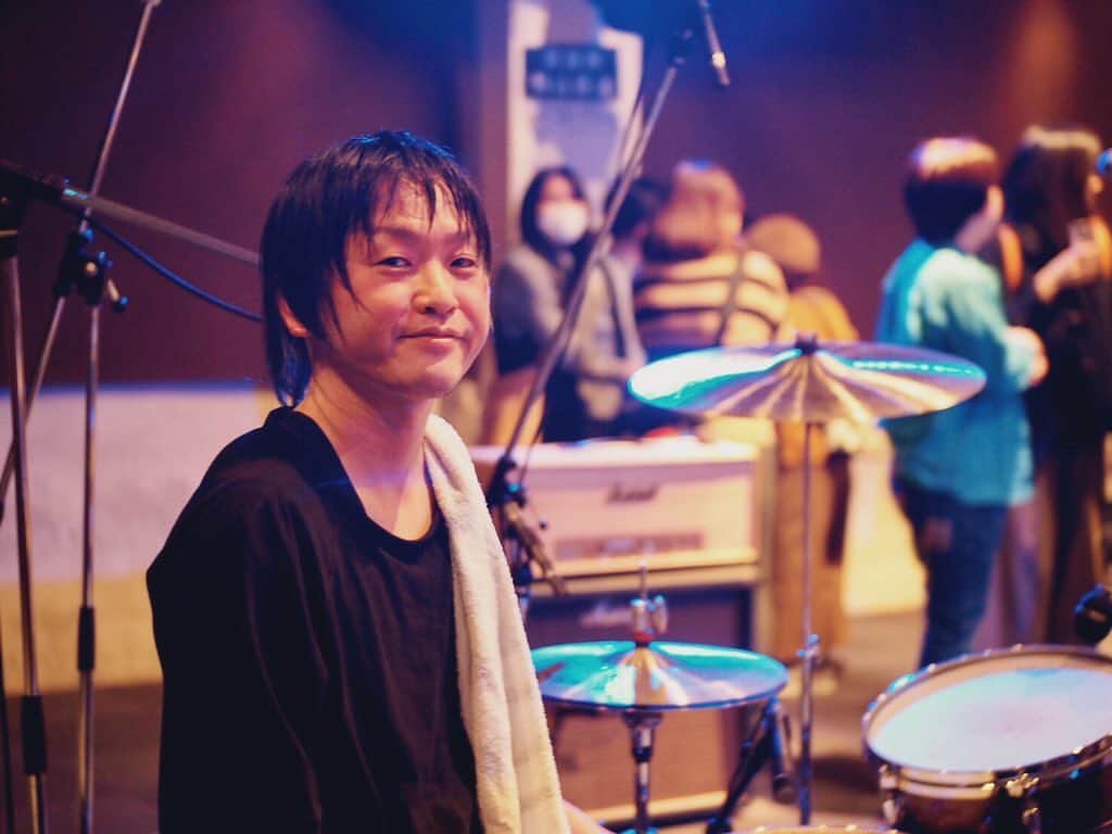 吉澤響のインスタグラム：「2019/12/28 梅田TRAD セカイイチのライブ納め」