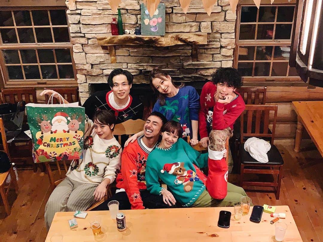 小竹麻理さんのインスタグラム写真 - (小竹麻理Instagram)「ありがとう2019❤️ 来年も楽しいパワフルな1年に❤️🔥 #goodbye#2019 #写真はクリスマス旅行の🥰」12月31日 20時10分 - marikotake
