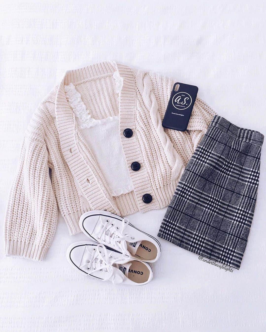 Angel™さんのインスタグラム写真 - (Angel™Instagram)「Outfit Layouts. Which item would you add to your shopping list? Credit @underthecafelights #americanstyle #winterfashion #winteroutfits #onlineshopping #outfitlayouts ❤️ #asaqueen」12月31日 20時12分 - americanstyle
