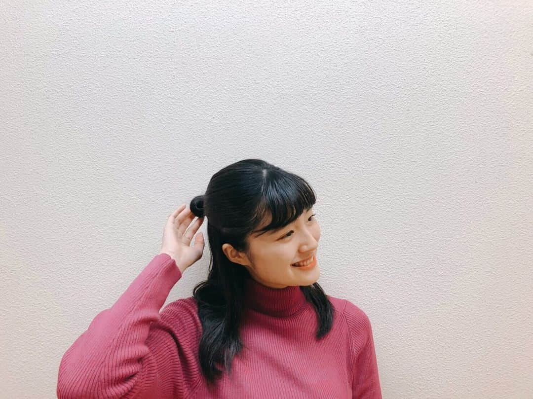 川床明日香さんのインスタグラム写真 - (川床明日香Instagram)「もう、2019年も終わりですね。  とにかくあっという間な一年でした… ニコラという自分にとって大切な場所を卒業するという大きな出来事がありました。 いろんな不安がある中で、多くの方に支えて頂き、充実した一年になりました‼︎ インスタのコメントやDM、本当にありがとうございました。 私の元気の源の１つです。  今年は、ドラマ、映画、mvなど、多くの作品に参加させていただき、またそこから色んな刺激をもらって、心が常にドキドキしていた気がします。 自分の実力に悔しい‼︎‼︎って思う時も、どこか楽しいと思っている自分がいて… 自分が今、好きなことをやれているんだなと実感した一年でした。  来年は今年よりもみなさんにたくさんのお知らせができるように、川床、頑張ります👧🏻 応援、よろしくお願いします。  みなさん、良いお年をお迎えください。」12月31日 20時20分 - asuka_tokotoko