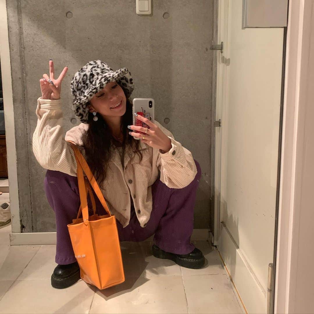 UlalaGirlのインスタグラム：「今年もみんな、ありがとう！ 来年もいっぱい良いプロダクトをお届け出来る様に、頑張るぜ！  Thank you 2019!♥️ gonna work harder in 2020!!」