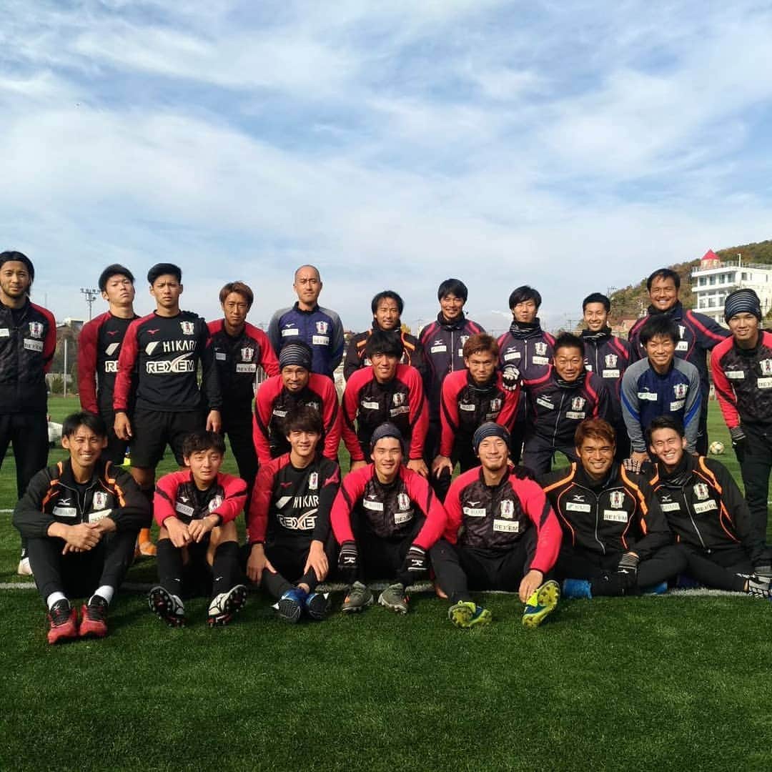 岡本昌弘さんのインスタグラム写真 - (岡本昌弘Instagram)「今年も終わりですね。 皆様いかがお過ごしでしょうか？ 来年からは愛媛に完全になります。愛媛の皆様改めましてよろしくお願いします。 千葉の皆様。一言ではまとまらないけど本当に感謝しています。本当にありがとうございました。 ぐぴおは元気にやっております。 これからもよろしくお願いします。」12月31日 20時22分 - gupppppppy