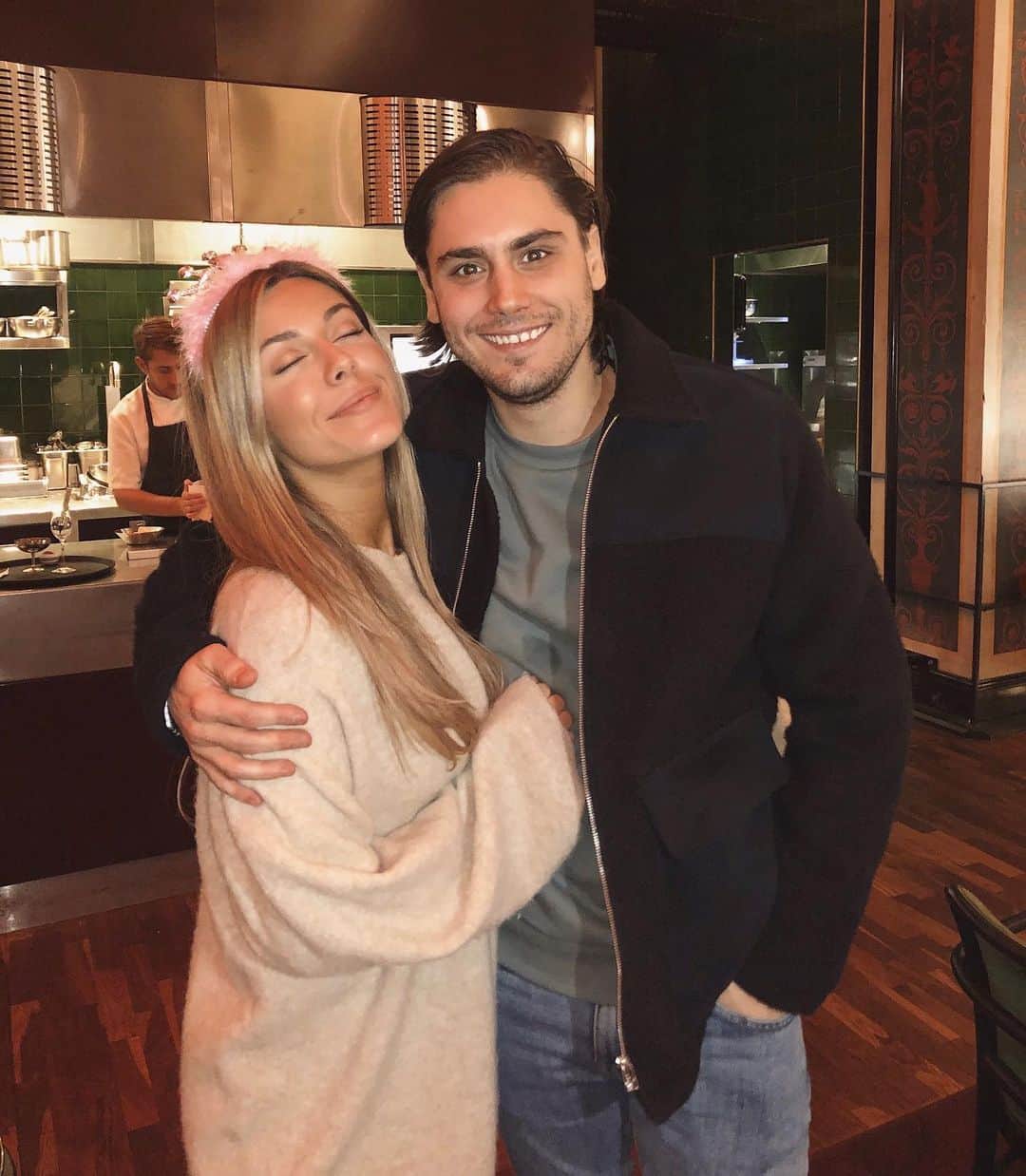 Bianca Ingrossoさんのインスタグラム写真 - (Bianca IngrossoInstagram)「BEST BIRTHDAY EVER @oliveringrosso 🎉 Omg thank you so much everyone involved in surprising us all day long yesterday when we turned 25 & 30 🎈🎉 Overwhelmed with love, gifts and congratulations ❤️ LOVE YOU ALL!!! Let’s celebrate it BIG TIME tonight 🥂💃🏻🎉」12月31日 20時23分 - biancaingrosso