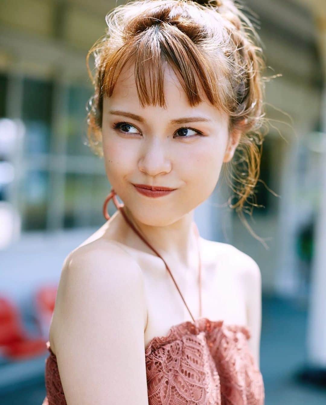 MiracleVellMagicのインスタグラム：「2019年。悔しいことたくさんあった！失敗もたくさんした！胸が押しつぶされそうで頭に血が上って顔が熱くなって涙が止まらない日もあった！そして、そのすべての日が『あってよかった』と、心から思う。😤✨ . 一つの失敗からは100のことを学べた。 自分の胸の痛みから、他人の胸の痛みを知れた。 悔しい思いは、自分を成長させてくれた。 . 2019年でね、私はマイナスをプラスに変える力を手に入れたんだ！すべては捉え方次第。どんな出来事だって、私は自分の成長のために利用してやるのさ！✨ 全力で生きた2019年。一生忘れない一年。 . もうね、2020年が楽しみで、今夜は眠れないと思うの！🥺🌃 . 今年一年、本当にありがとう。あなたが見ていてくれるから、私はがんばれるんだ。ありがとう！ありがとう！これを見てくれているすべてのあなたへ届け！！！ 来年もどうぞ、よろしくお願いします☺️🙏🏻🌹」