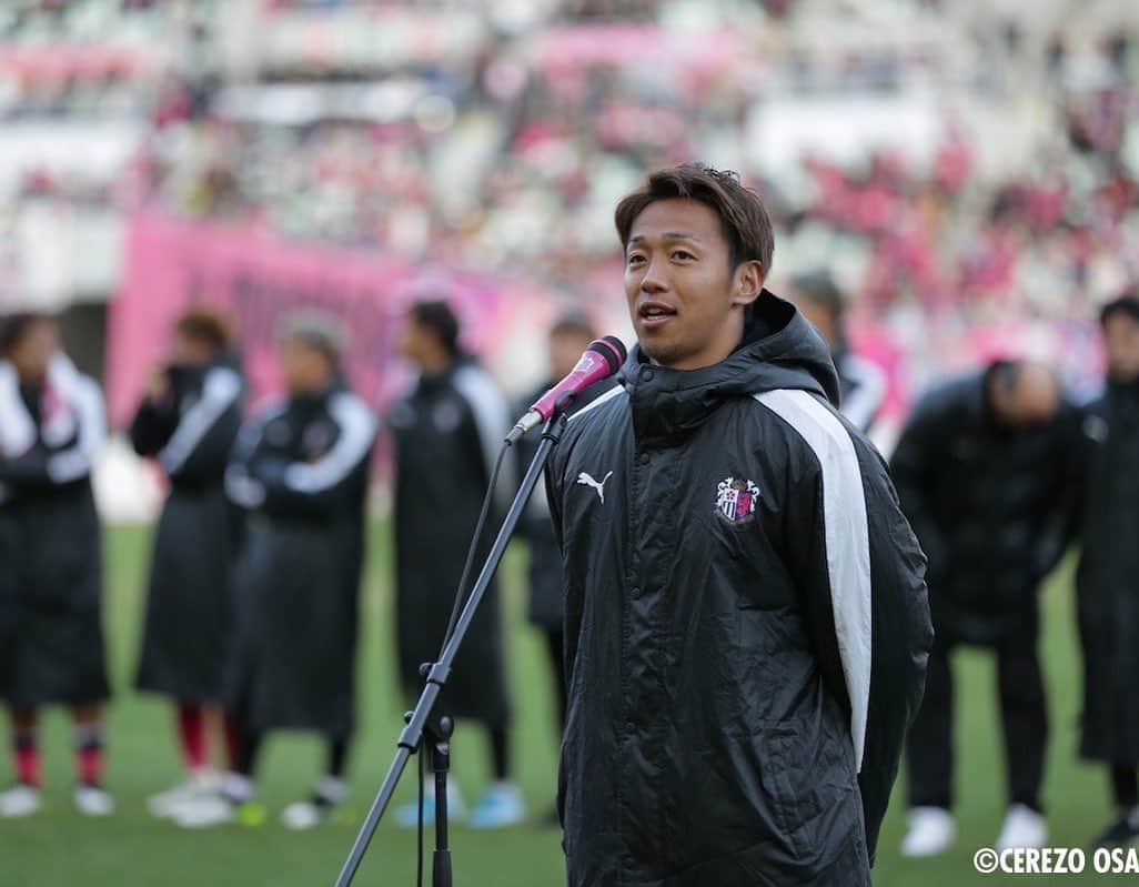 清武弘嗣のインスタグラム：「今年1年間、たくさんの応援ありがとうございました。 みなさんの力で、1年間頑張れたと思います。 本当に感謝しています。 来年は怪我なく1年間、サッカーを楽しみたいと思います！ また来年もよろしくお願いします！ . #清武弘嗣 #良いお年を」