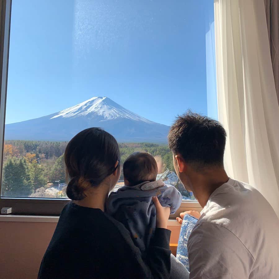 山沢拓也のインスタグラム：「******* 今年は家族も増えて最高にいい年でした！ 2020も色々楽しみ！  #2019 #2020 #大晦日 #年越しそばは沖縄そばで」