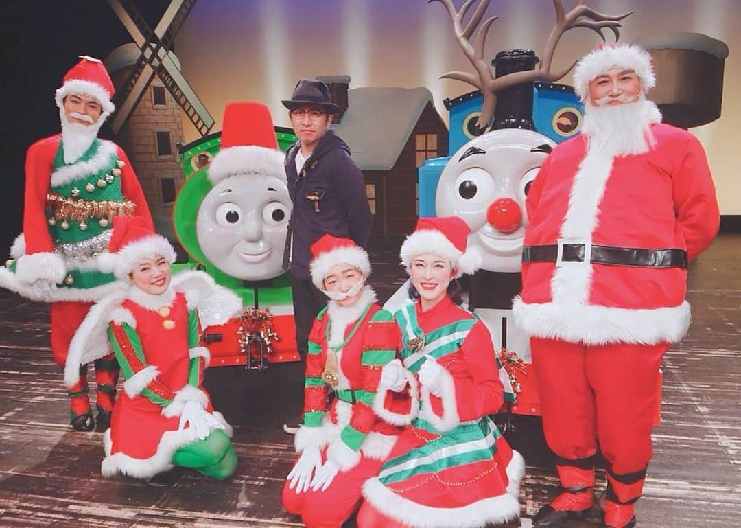 安藤令奈のインスタグラム：「きかんしゃトーマスクリスマスコンサート🎄ソドー島のメリークリスマス🎅✨✨ ・ ・ 今年の締めくくりの公演は愛知県‼️常滑市民文化会館公演でした🌟 ・ ・ ご来場いただきまして、ありがとうございました😊 ・ ・ ・ 今年も沢山のトーマス達のお友達とお会いすることができて、とっても幸せでした(*´ー｀*) ありがとうございました❗️❗️ ・ ・ 来年も、皆様にお会いできますように…🌟 ・ ・ #きかんしゃトーマス」