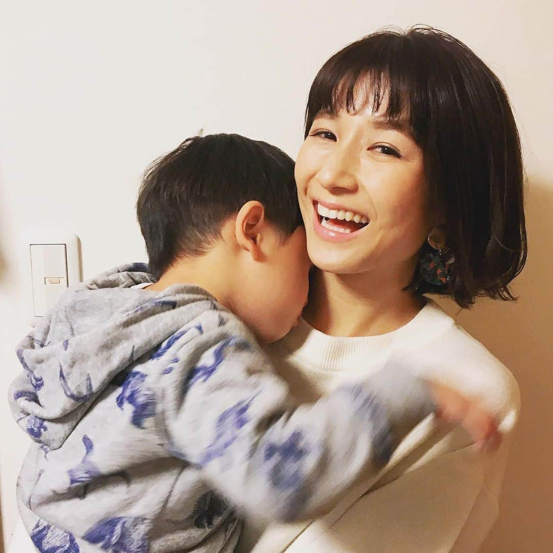 小西ゆりなさんのインスタグラム写真 - (小西ゆりなInstagram)「2019年も残り数時間… 私はまさかの最後の最後に後厄が一気にきたのかダウンしている大晦日ですが😷 今年もありがとうございました‼️ 2020年もより良い1年になりますように…✨ 良いお年を〜🤗 #小西ゆりな #親子 #2019年もあと少し #今年もお世話になりました #来年もよろしくお願いします #大晦日 #良いお年を #年越しそば」12月31日 20時52分 - yurina_konishi