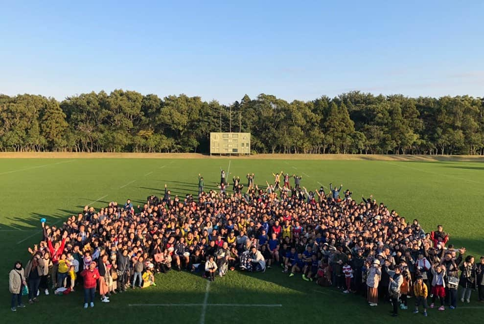 谷田部洸太郎さんのインスタグラム写真 - (谷田部洸太郎Instagram)「2019年大変お世話になりました。  また2020年も 宜しくお願いします。 良いお年を！ . #トップリーグカップ戦 #ノーサイドゲーム 年明け再放送あるよ #宮崎合宿 毎日たくさんのファンの皆様ありがとうございました #パナソニックラグビー祭 ご来場いただきありがとうございました #国士舘大学ラグビー部監督さんに挨拶 人として育てて頂いた 笑えない4年間だったけど 今なら笑える4年間 この4年間がなかったら 今の自分はいない　 #感謝 また来年も頑張ります 応援宜しくお願いします☺️ #押忍だなぁ」12月31日 20時53分 - kotaro_yatabe